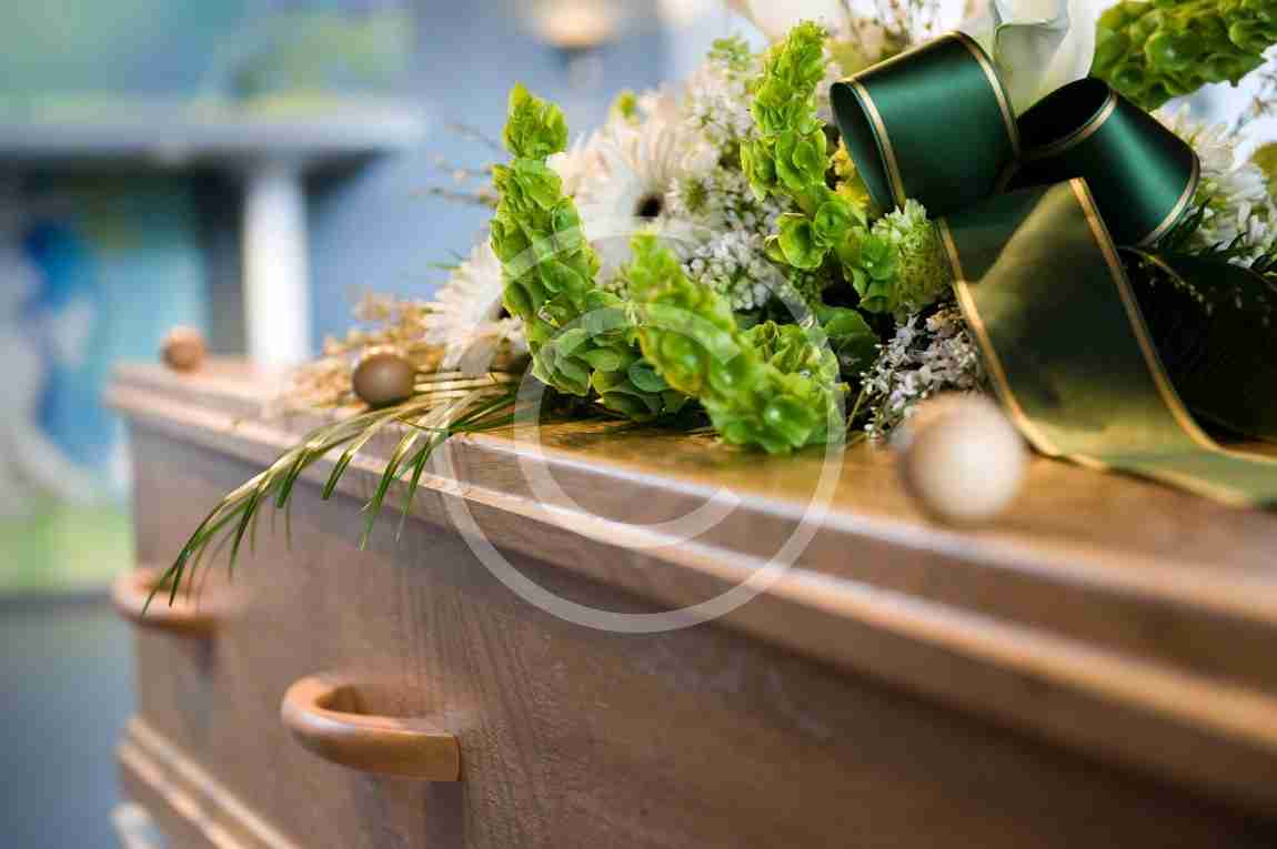 choose_the_right_casket_for_your_loved_one_when_planning_the_funeral.jpg